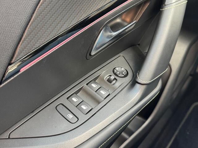 Peugeot 2008 1.2 PureTech GT-Line - trekhaak - stoelverwarming - sensoren