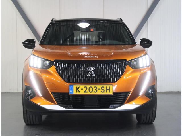 Peugeot 2008 130pk GT | 1ste eigenaar | AppleCarPlay/AndroidAuto | Schuifkanteldak | Stuur/VoorruitVerwarming | Camera | Keyless | AUTOMAAT | Adaptive Cruise Control | Sfeerverlichting | Isofix | Privacy Glass | Two-Tone |