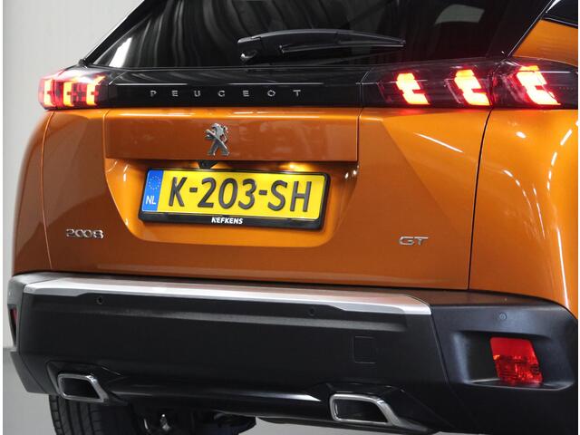 Peugeot 2008 130pk GT | 1ste eigenaar | AppleCarPlay/AndroidAuto | Schuifkanteldak | Stuur/VoorruitVerwarming | Camera | Keyless | AUTOMAAT | Adaptive Cruise Control | Sfeerverlichting | Isofix | Privacy Glass | Two-Tone |