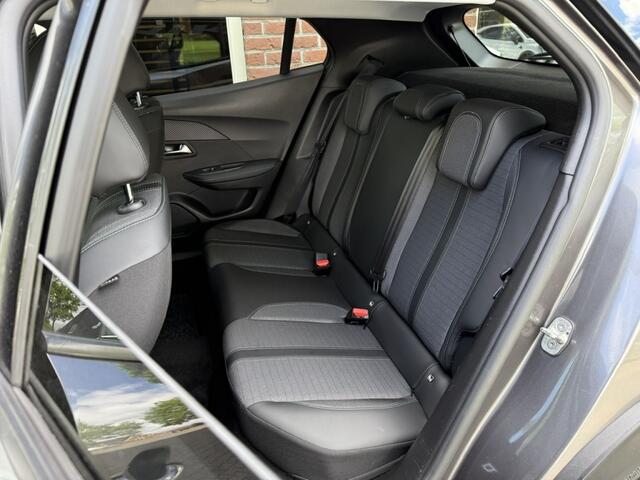 Peugeot 2008 1.2 PT Allure Pack STOELVERW. / CAMERA / CARPLAY / DAB / TREKHAA