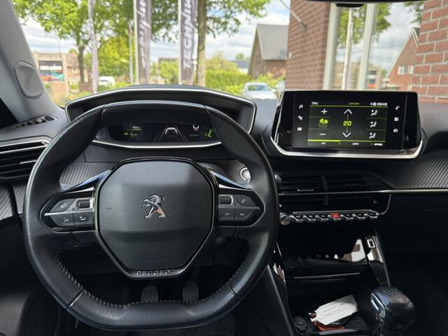 Peugeot 2008 1.2 PT Allure Pack STOELVERW. / CAMERA / CARPLAY / DAB / TREKHAA