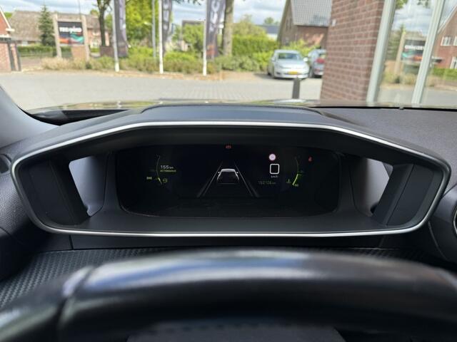 Peugeot 2008 1.2 PT Allure Pack STOELVERW. / CAMERA / CARPLAY / DAB / TREKHAA