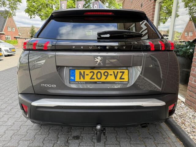 Peugeot 2008 1.2 PT Allure Pack STOELVERW. / CAMERA / CARPLAY / DAB / TREKHAA