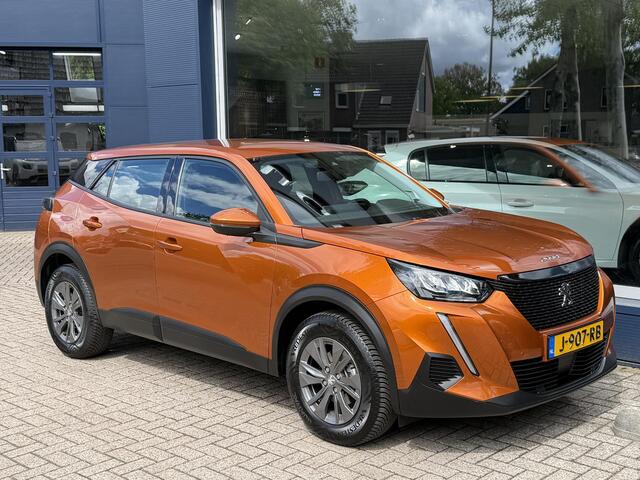 Peugeot 2008 1.2 Turbo 130PK Active | Trekhaak 1200KG | All Season banden | Navigatie | DAB | Apple carplay | Hoge zitpositie | Parkeersensoren | Climate Control | Cruise Control | Lichtmetalen velgen |