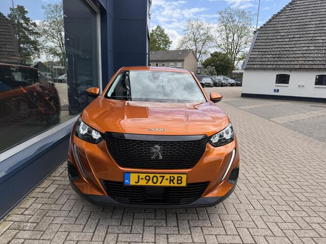 Peugeot 2008 1.2 Turbo 130PK Active | Trekhaak 1200KG | All Season banden | Navigatie | DAB | Apple carplay | Hoge zitpositie | Parkeersensoren | Climate Control | Cruise Control | Lichtmetalen velgen |