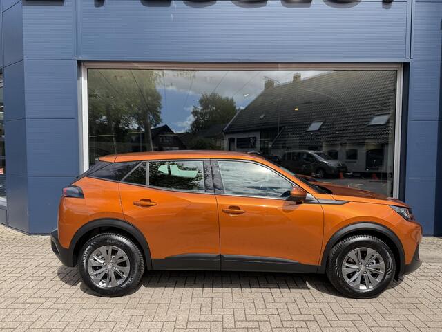 Peugeot 2008 1.2 Turbo 130PK Active | Trekhaak 1200KG | All Season banden | Navigatie | DAB | Apple carplay | Hoge zitpositie | Parkeersensoren | Climate Control | Cruise Control | Lichtmetalen velgen |