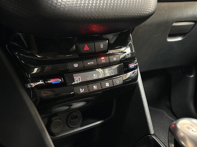 Peugeot 2008 1.2 PureTech Sport (APPLE CARPLAY, NAVIGATIE, CLIMATE, CAMERA, SPORTSTOELEN, LEDER, GETINT GLAS, CRUISE, NIEUWE APK, NIEUWSTAAT)