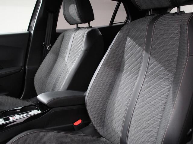 Peugeot 2008 1.2 Hybrid 136 pk Automaat Allure Navigatie Apple Carplay/Android Auto Climate Control Led Parkeer sensoren Cruise Control Stoelverwarming