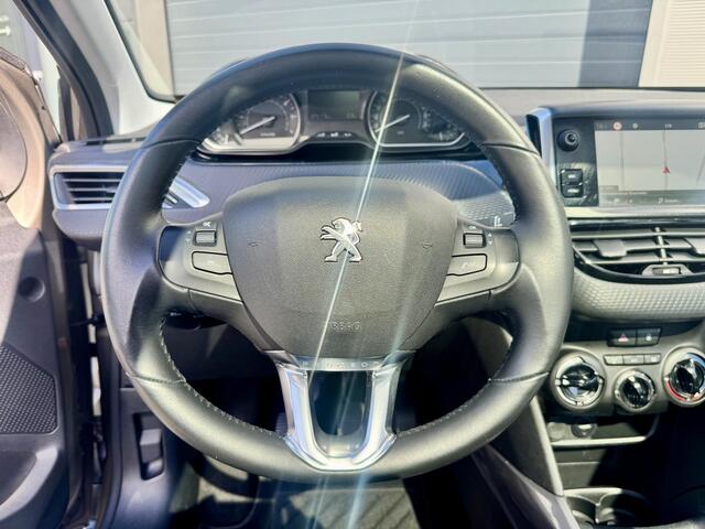 Peugeot 2008 1.2/ 110 PK Blue Lion NAP/ LED/ Pano/ NAV/ Facelift model/ 2e eigenaar