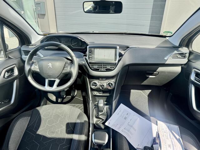 Peugeot 2008 1.2/ 110 PK Blue Lion NAP/ LED/ Pano/ NAV/ Facelift model/ 2e eigenaar