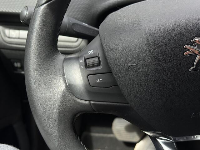 Peugeot 2008 1.2 PureTech Signature Vol Automaat!!! | Airco | PDC Achter | Navi | Bluetooth | Privacy Glas | Cruise | Apple Carplay/Android Auto | RIJKLAARPRIJS INCL 12 MAANDEN GARANTIE EN BEURT