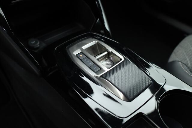 Peugeot 2008 1.2 PureTech 130 Allure (Nw. Model) | Rijklaar! | Dig. Cockpit | Trekhaak | Camera+PDC | Nav+App.Connect | Cruise | 17''