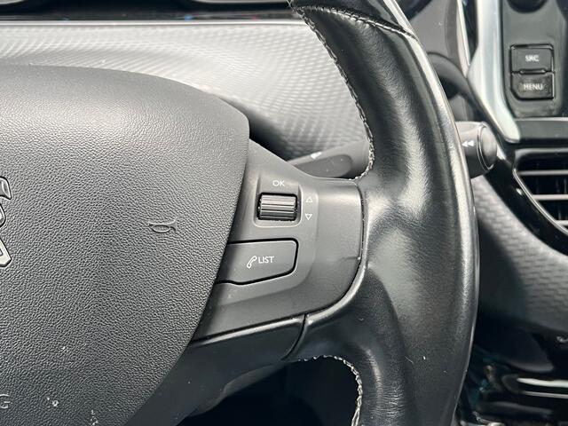 Peugeot 2008 BWJ 2018 | 1.2PT 111PK Allure AUTOMAAT | TREKHAAK | PANO DAK | CLIMA | NAVI | CAMERA A | LEDER/STOF | CARPLAY |