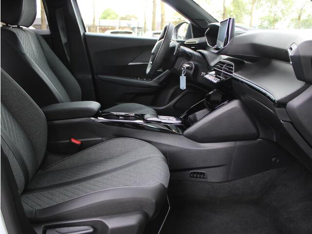 Peugeot 2008 1.2 Hybrid 145 Allure Automaat | Apple Carplay / Camera / Climate