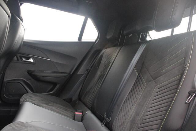 Peugeot 2008 1.2 Hybrid 145PK AUTOMAAT GT | ELEKTRISCH BEDIENBARE BESTUURDERSSTOEL | NAVIGATIE | FULL LED KOPLAMPEN | DRAADLOZE APPLE CARPLAY/ANDROID AUTO | ADAPTIVE CRUISE CONTROL | CAMERA VOOR + ACHTER | CLIMATE CONTROL | LICHTMETALEN VELGEN 17" | KEYLESS ENTRY/STAR