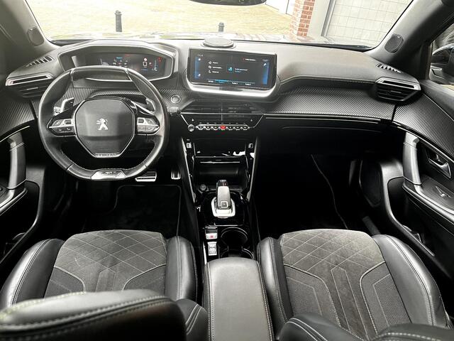 Peugeot 2008 GT Pack 1.2 Turbo 130pk EAT8 | FOCAL HIFI | TREKHAAK | SCHUIF/KANTELDAK | ALCANTARA | 18" LM 'EVISSA' | STOELVERW. | CAMERA | NAVI