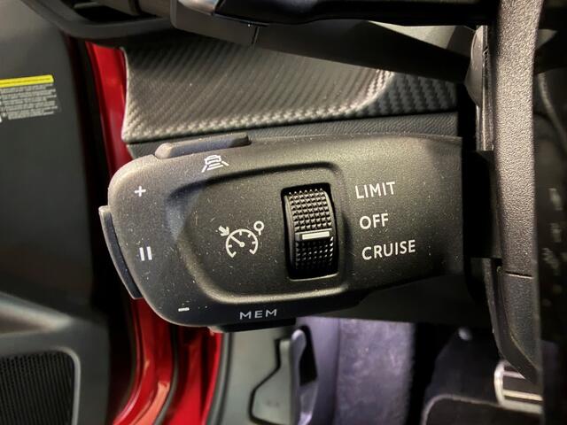 Peugeot 2008 1.2 PureTech GT-Line 130pk - Panorama - Navi - Trekhaak - ACC - LED - Camera - Stoelverwarming - Rijklaar
