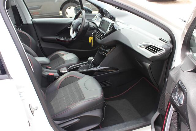 Peugeot 2008 1.2 PureTech Automaat GT-Line, Panorama!