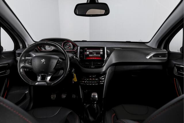 Peugeot 2008 1.2 PureTech 130 PK GT-line Orig. NL | Cruise | PDC | Camera | NAV + App. Connect | ECC | DAB | Trekhaak | LM 17" |