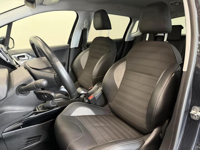 Peugeot 2008 1.2 PureTech Allure Navigatie Apple Carplay Android Auto Parkeersensoren achter Cruise Control Climate Control Lichtmetalen velgen