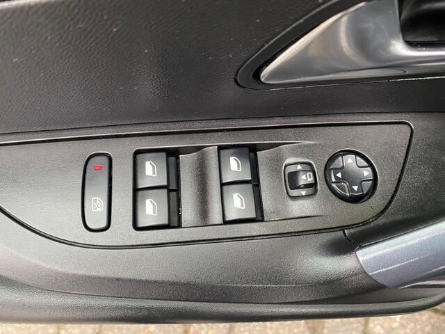 Peugeot 2008 1.2 PureTech 100 Allure Distributieriem is/ wordt vervangen Panoramadak/Virt. display/Navi/Alu wielen/Ecc