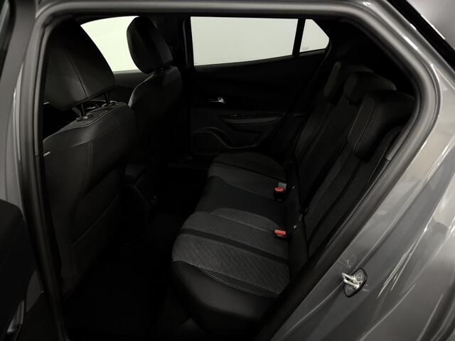 Peugeot 2008 1.2 PureTech 100 Allure 360 Camera, Navi, Stoelverwarming, Keyless start, Cruise control, Virtual desk, Half leder, 1 jaar garantie