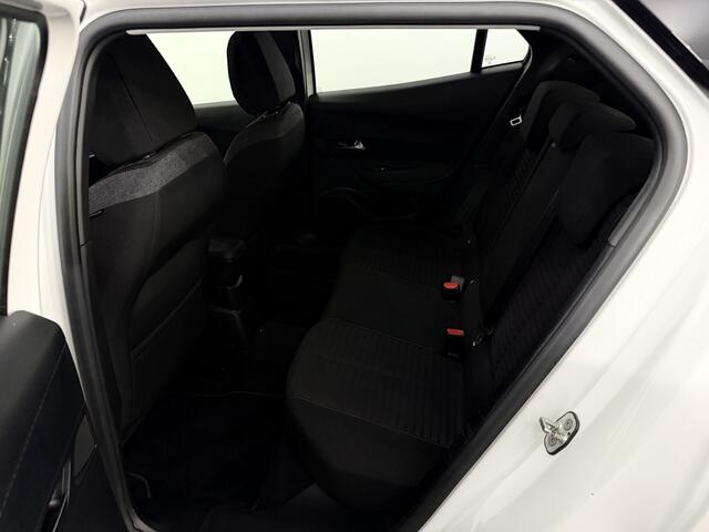 Peugeot 2008 1.2 PureTech Active Pack Apple carplay, Parkeersensoren, Stoelverwarming, Cruise control, Rijstrook correctie, Lichtmetalen velgen