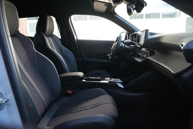 Peugeot 2008 1.2 Hybrid 145 GT 145pk AppleCarPlay/3D-Cockpit/360Camera