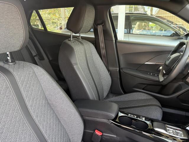 Peugeot 2008 1.2T 130pk Automaat Allure | Adaptieve Cruise | 360gr Camera | Dodehoek detectie | Stoelverwarming | Apple Carplay/Android Auto |