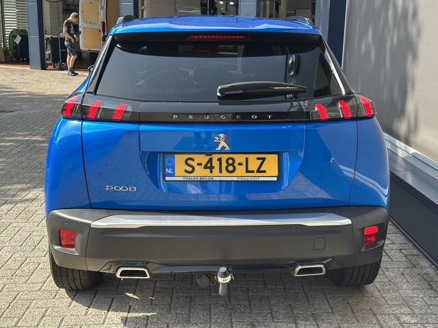 Peugeot 2008 1.2 Turbo 130 PK Allure Pack | Trekhaak 1200 KG | Navigatie | 3D Virtual Cockpit | Stoelverwarming | LED Verlichting | Half Lederen Bekleding | Keyless Start | Climate Control | Cruise Control | 17 Inch Lichtmetalen Velgen |