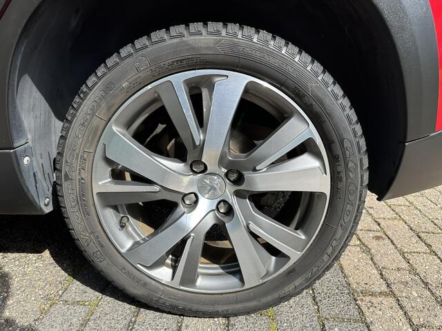 Peugeot 2008 1.2 PureTech Allure