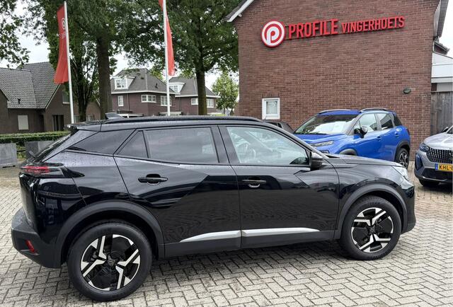 Peugeot 2008 1.2 Benzine 100 Pk. Allure *** ( Ook in Wit of Blauw Leverbaar ) *** * Draadloos Navigatie & Spotify via Apple Carplay / Android Auto * L.M. Velgen * Climate & Cruise Control * Dab Radio * Voorzijde en Achter Parkeer Sensoren * Vingerhoets; Vierde Generat