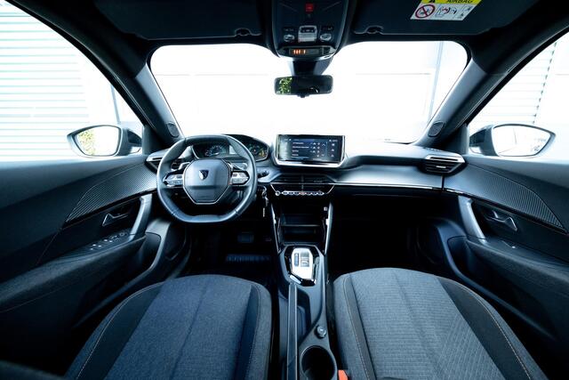 Peugeot 2008 1.2 Hybrid 136 Style Apple Carplay | Parkeersensor | LED