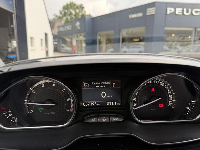 Peugeot 2008 1.2 Turbo 110 PK GT-Line | Vol-Automaat | Full Map Navigatie | Panoramadak | Parkeersensoren | Apple Carplay | Grip Control met 4-Seizoen Banden | Trekhaak 1200KG | Climate Control.