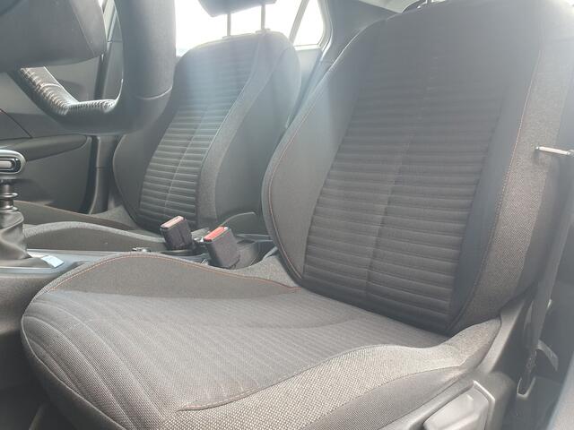 Peugeot 2008 1.2 PureTech Active ARCO/PDC/CARPLAY/CRUISE