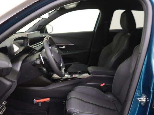 Peugeot 2008 1.2 Hybrid 145 GT Stoere uitvoering!