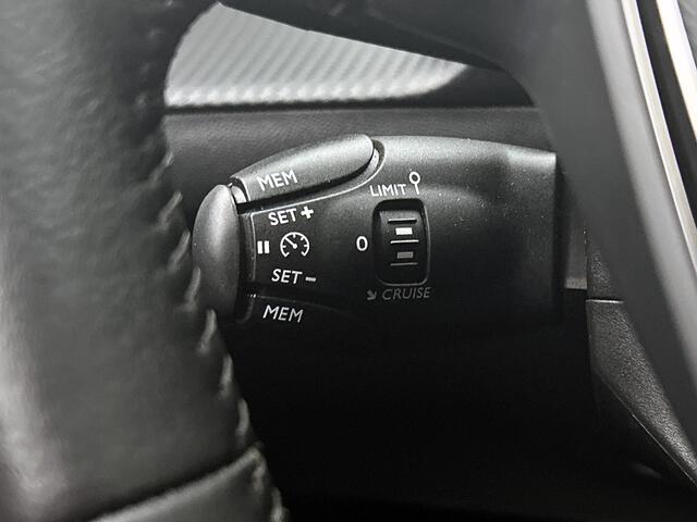 Peugeot 2008 100 pk Allure | Rijklaar | Parkeerhulp | Apple Carplay | 17" LMV |