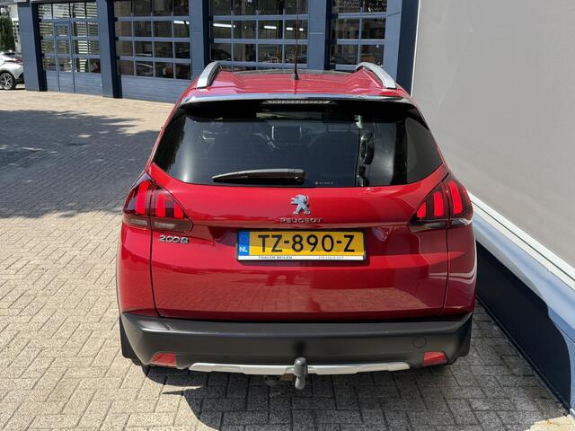 Peugeot 2008 1.2 Turbo 110 pk Allure Uitvoering | Vol-Automaat | Full Map Navigatie | Panoramadak | Parkeersensoren | Apple Carplay | 16'' lm-velgen met 4-Seizoen Banden | Trekhaak 1250KG | Climate Control.
