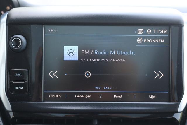 Peugeot 2008 1.2 PureTech Allure - NL- Auto!! Park sens V+A I Pano I Camera