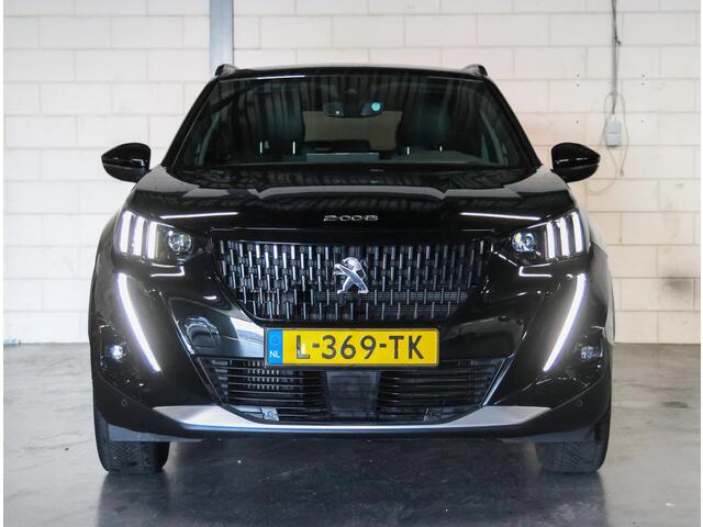 Peugeot 2008 130PK GT | 1ste eigenaar | Dodehoekdetectie | Navigatie | AUTOMAAT | AppleCarplay/AndroidAuto | Schuifkanteldak | 18"LMV | Camera | Keyless | Cruise Control | Climate Control | Camera | FULL LED | Sfeerverlichting | Isofix | Privacy Glass |
