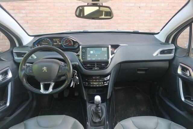 Peugeot 2008 1.2 PureTech 130pk Blue Lease Allure | Navi | App Connect | Climate | Cruise | Camera | Panoramadak