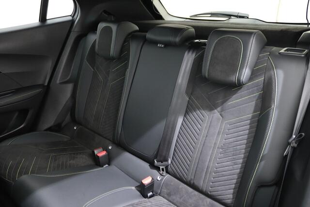 Peugeot 2008 1.2 PURETECH 130 GT EAT8 FACELIFT | Leer/Alcantara | 360 camera | El. verstelbare stoel | Massage