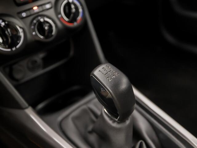 Peugeot 2008 1.2 PureTech Sport (FACELIFT, APPLE CARPLAY, NAVIGATIE, CRUISE, PARKEERSENSOREN, SPORTSTOELEN, LM VELGEN, NIEUWE APK, NIEUWSTAAT)