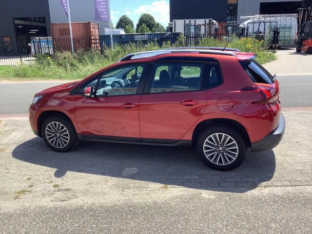 Peugeot 2008 1.2 PURET. BLUE LION