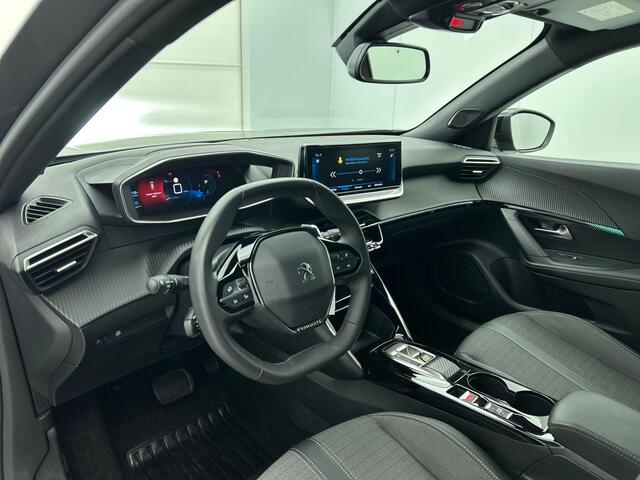 Peugeot 2008 1.2 PureTech 130pk Automaat Allure Pack Climate control Cruise control Navigatie Parkeersensoren Apple Carplay/ Android Auto LED Lichtmetalen Velgen Cruise Control