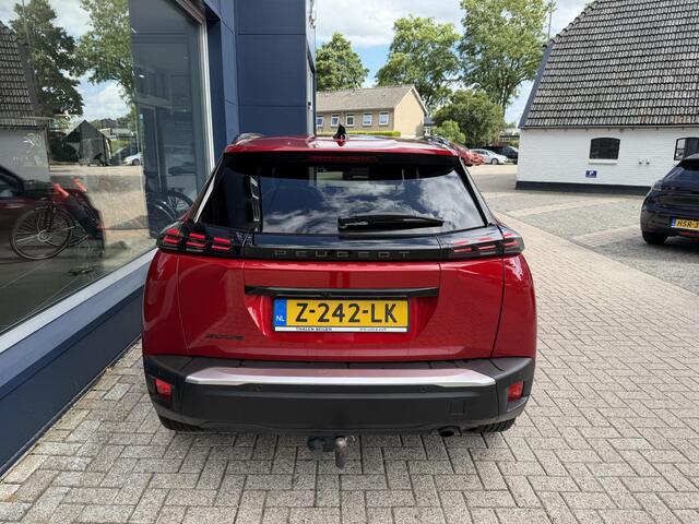 Peugeot 2008 1.2 Turbo 100 PK Allure | Facelift Model | Trekhaak 1200KG | Navigatie | LED Verlichting | Cruise Control | Hoge Zitpositie | Parkeersensoren | DAB | Digitaal Dashboard | Half Lederen stoelen | Lichtmetalen Velgen 17 inch |