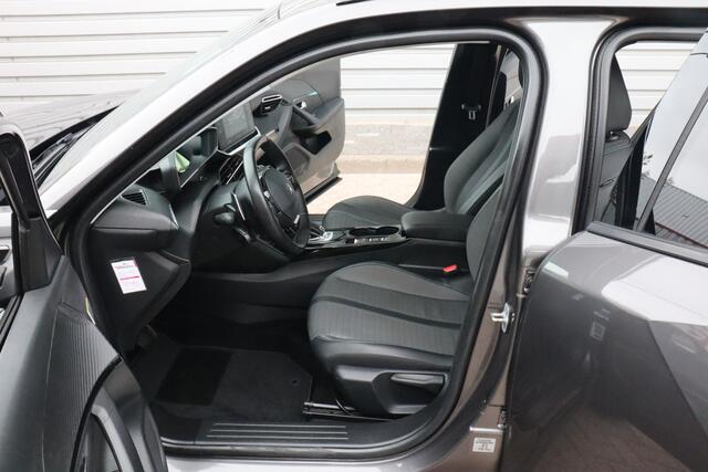 Peugeot 2008 1.2 PureTech Allure Pack O.a: Camera, Navi, Clima, Cruise, Carplay, Etc. All-in prijs!