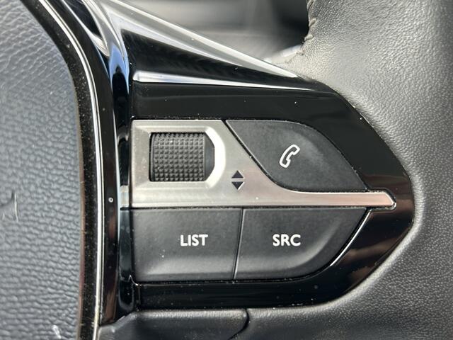 Peugeot 2008 BWJ 2022 | 1.2T 101PK Active Pack NWE DISTRIBUTIE | CLIMA | PDC | NAVI | CRUISE | CARPLAY | LICHTMETAAL |