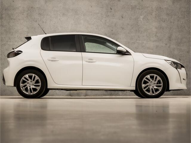 Peugeot 208 1.2 PureTech Sport (APPLE CARPLAY, GROOT NAVI, 360 CAMERA, GETINT GLAS, LM VELGEN, SPORTSTOELEN, PARKEERSENSOREN, CRUISE, NIEUWE APK, NIEUWSTAAT)
