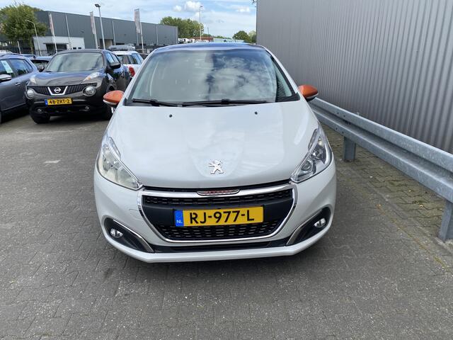 Peugeot 208 1.2 PureTech Roland Garros Leer, Clima, Pano, Navi, Bluetooth, CC, PDC, LM, nw. APK - Inruil Mogelijk -